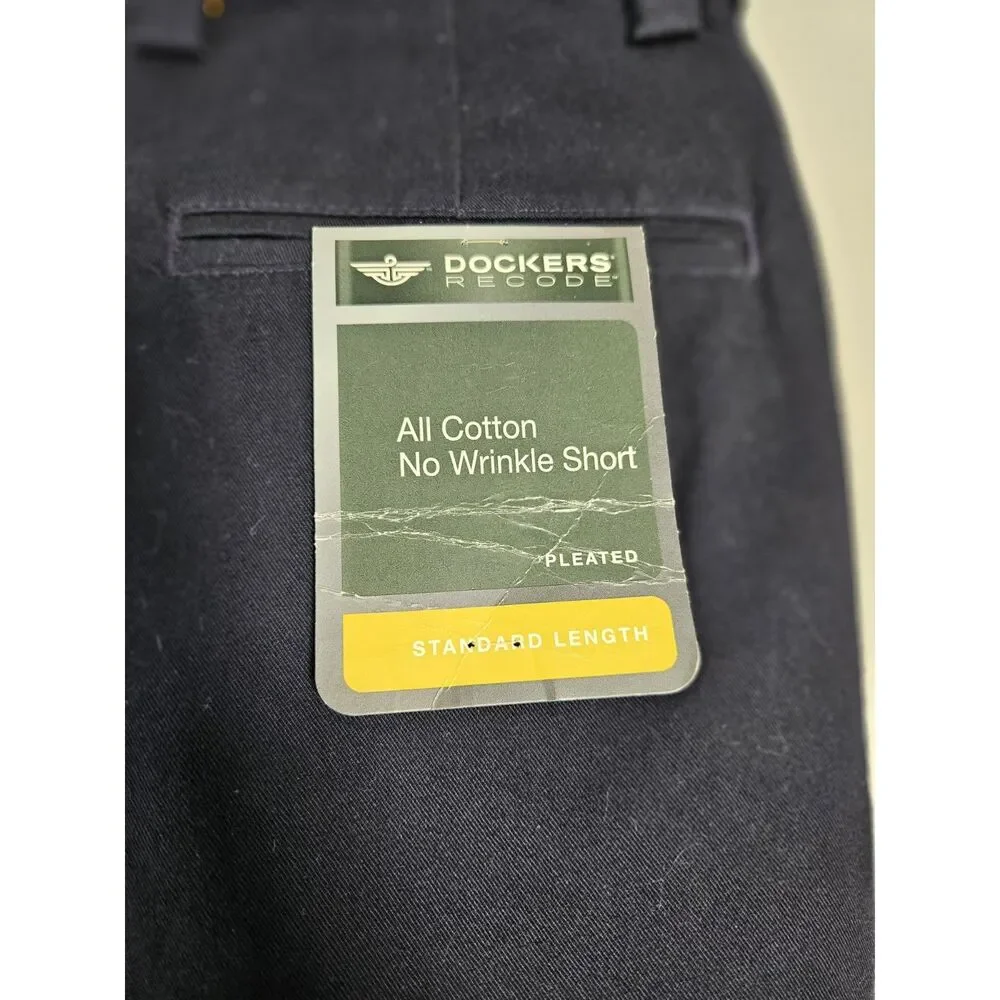Dockers 100% Cotton Navy No Wrinkle Pleated Shorts Size 42 NWT